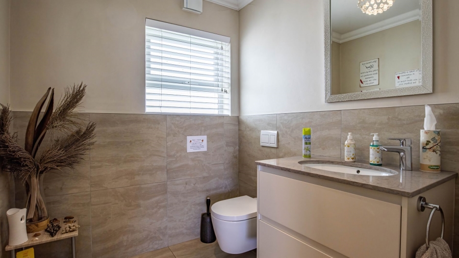 3 Bedroom Property for Sale in Lake Michelle Western Cape